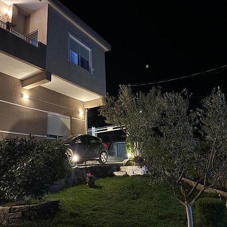 Ilvi Guesthouse Gjirokastër Exterior foto