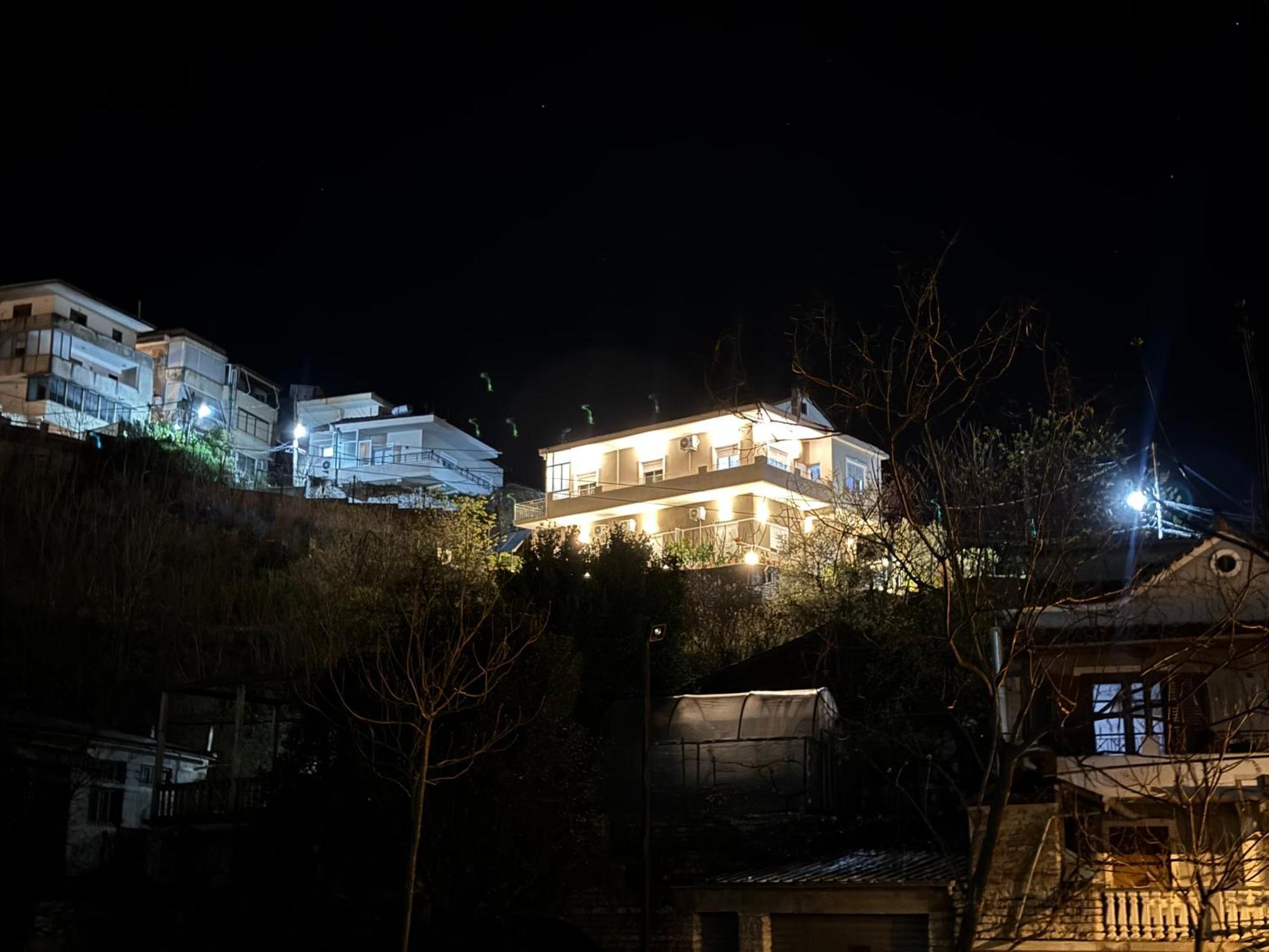Ilvi Guesthouse Gjirokastër Exterior foto